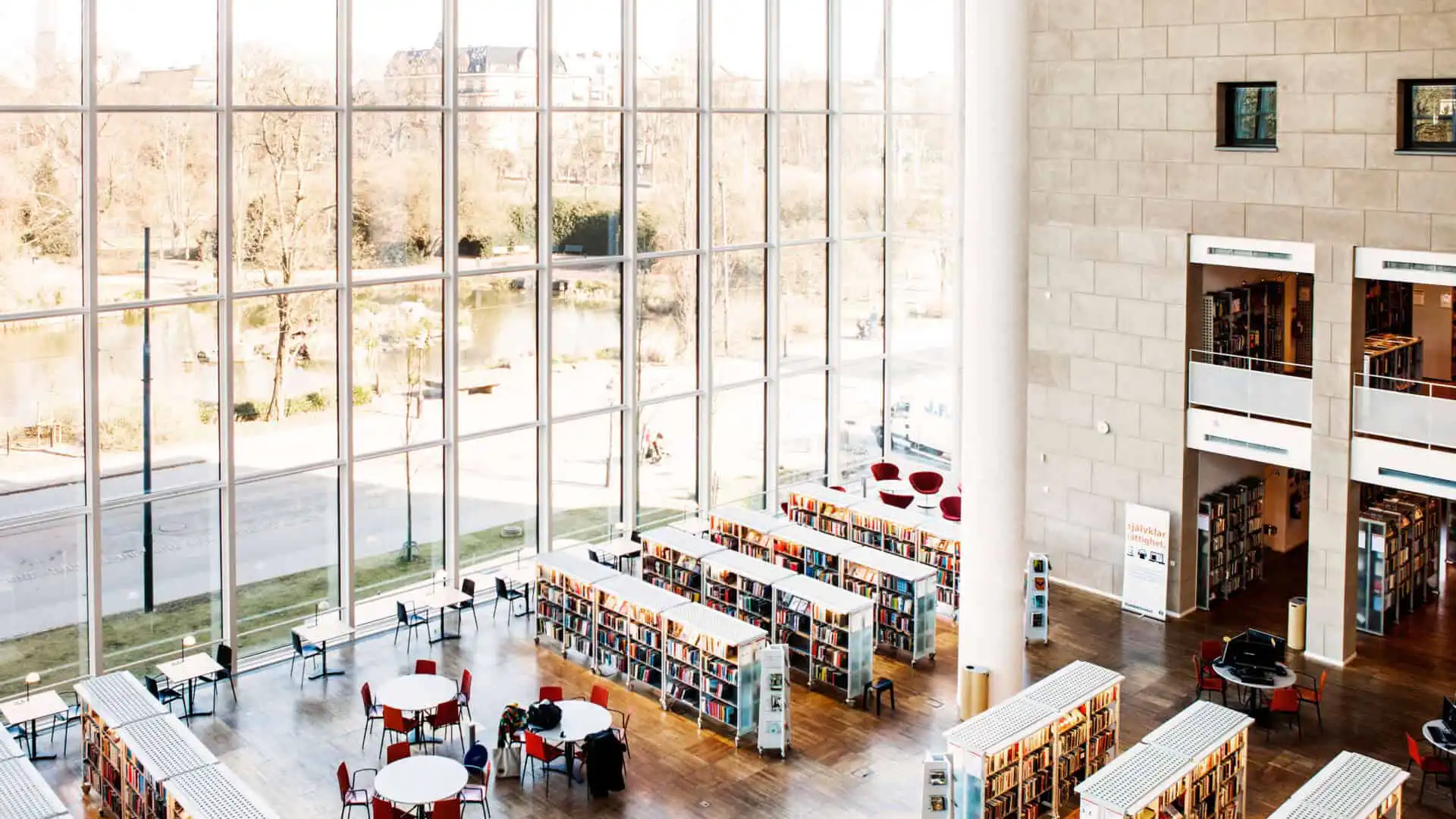 大学図書館の学習スペース