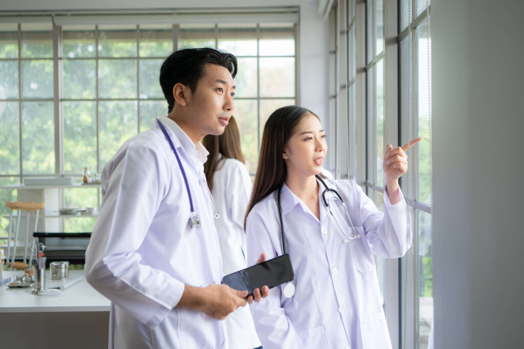 イタリア医学部・海外医学部留学するなら、mirunote 2 a team of medical discuss a case study involving d 2024 02 20 00 33 17 utc 2