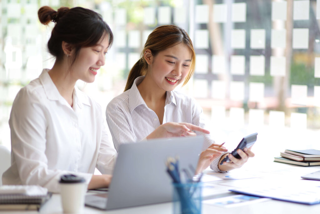 イタリア医学部・海外医学部留学するなら、mirunote 5 businesswoman colleague and financial advisor in t 2024 01 17 17 39 07 utc