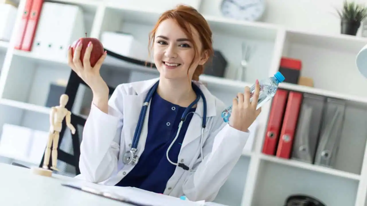 【最新版】ビオメディコ大学医学部入試の出題範囲・シラバスまとめ【MedTechコースにも対応】 5 a beautiful young girl in a white robe sits at a t 2025 02 12 05 22 52 utc 1920x1080 1