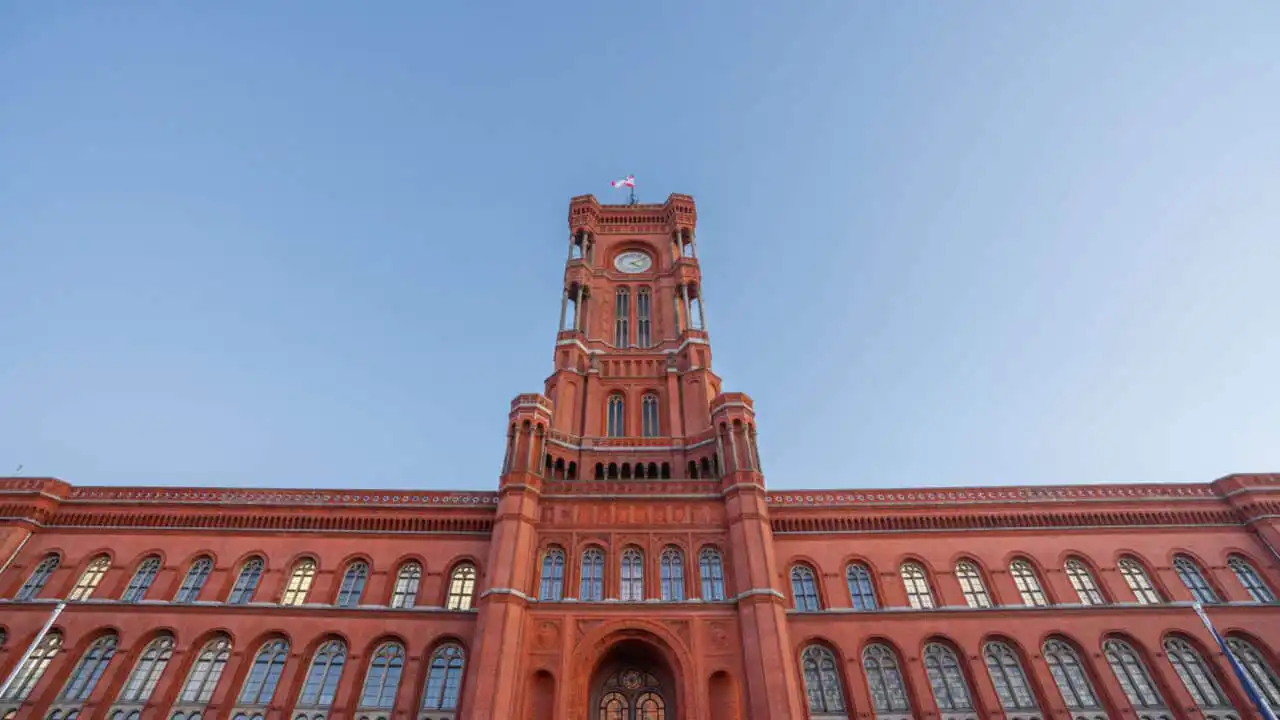 【最新版】IMATの出題範囲・シラバスまとめ【イタリア国立医学部入試】 6 berlin town hall rotes rathaus berlin germany 2025 03 25 14 54 35 utc 1920x1080 1