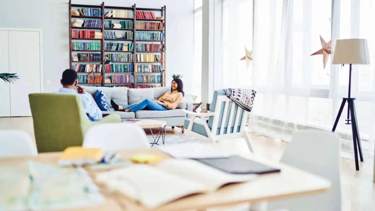 IMAT過去問(2011-2024)の過去問(入試問題・解答)を無料配布します【イタリア国立医学部入試】 5 ethnic couple resting in spacious apartment 2025 03 27 00 58 43 utc 1920x1080 1