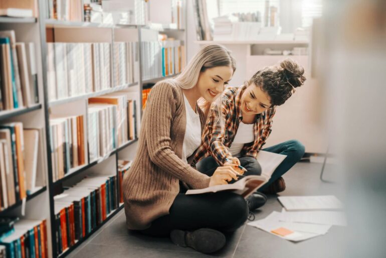 IMAT2023の合格最低点の一覧と各医学部の定員数まとめ【上位合格者の分析あり】 6 getty images wWgfpLY7Ims unsplash 2